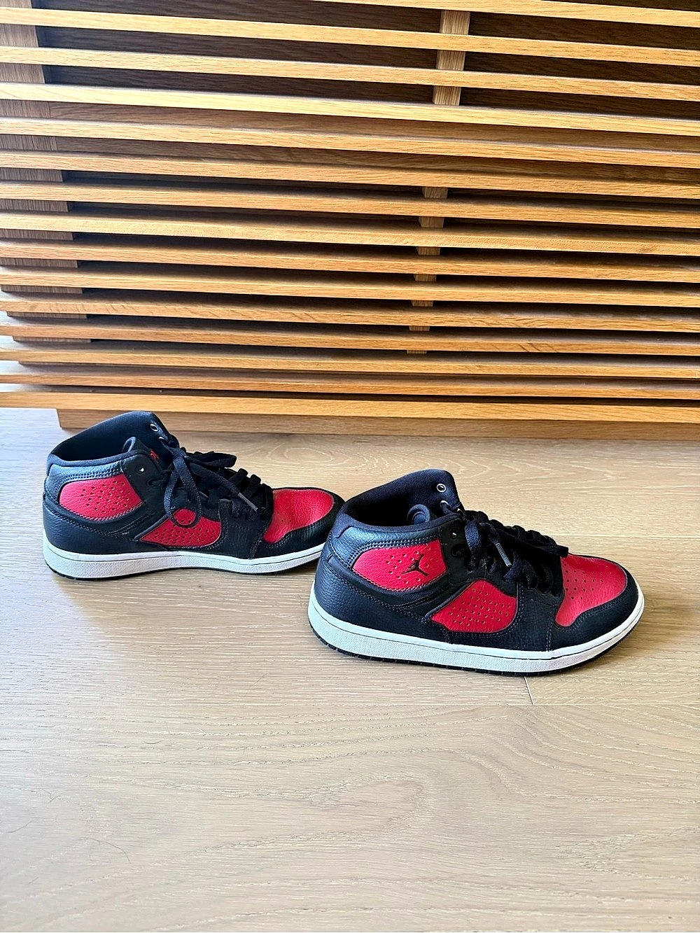 Jordan Air Jordan 1 Mid Sneakers Black & Red US 6.5Y